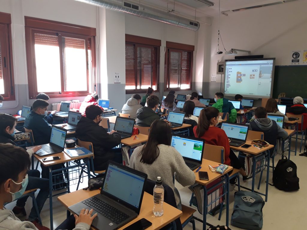 Estudiantes en la segunda sesión de la actividad de aprendizaje