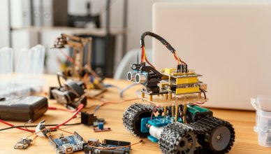 Robot educativo con placas programables